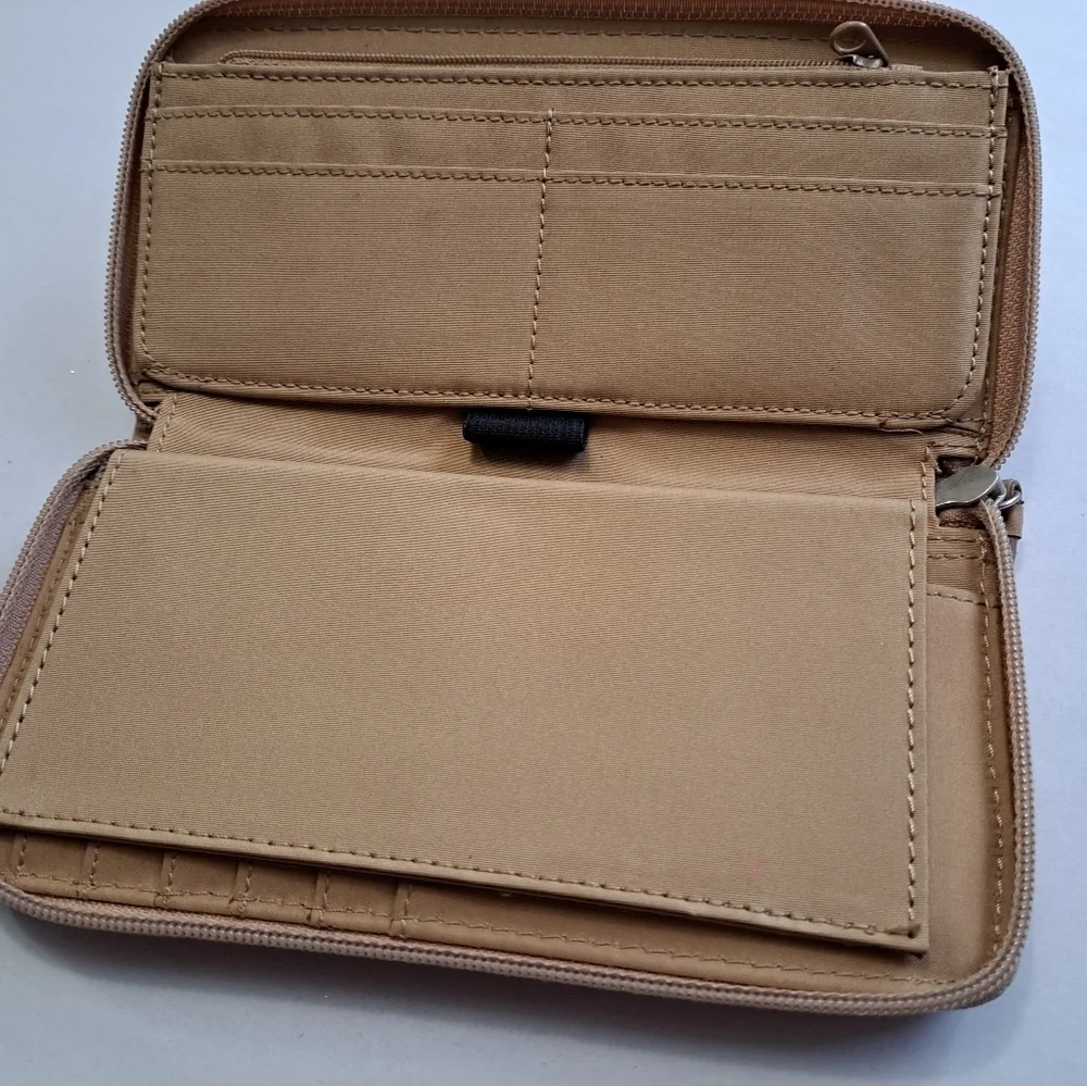 Vintage Liz Claiborne Villager Wallet